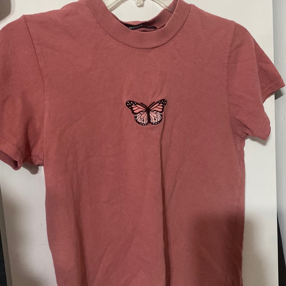 pink top